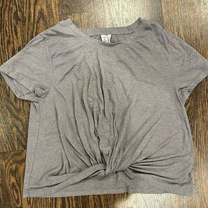 Z by zella scrunch front shirt